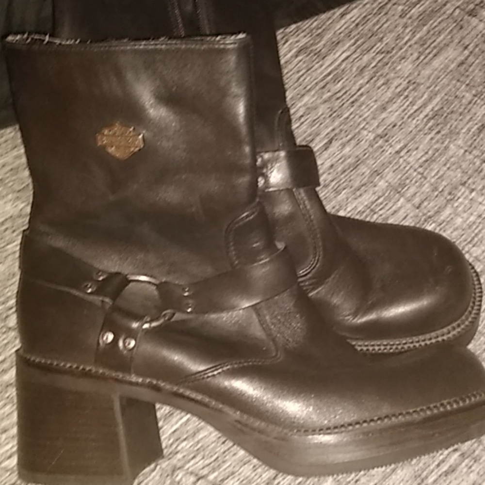 Riding boots